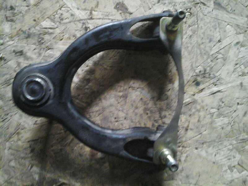 BRAZO SUSPENSION SUPERIOR TRASERO DERECHO