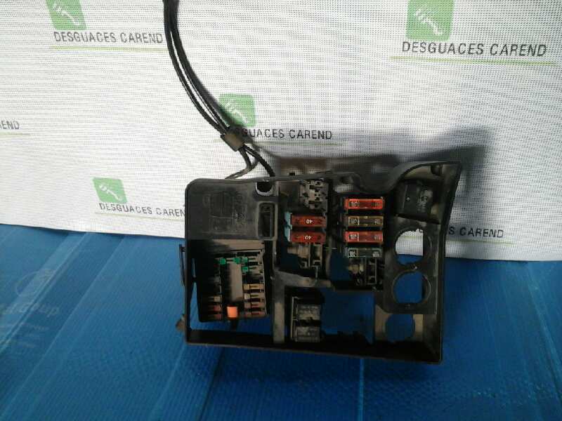 CAJA RELES - FUSIBLES