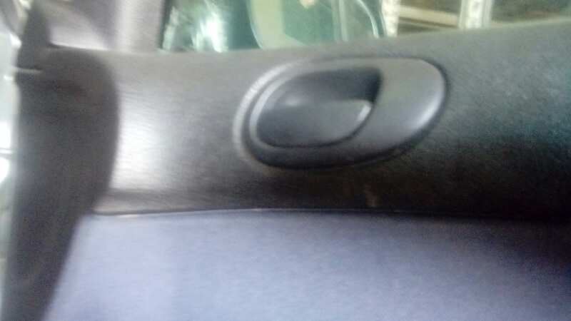 MANETA INTERIOR DELANTERA DERECHA