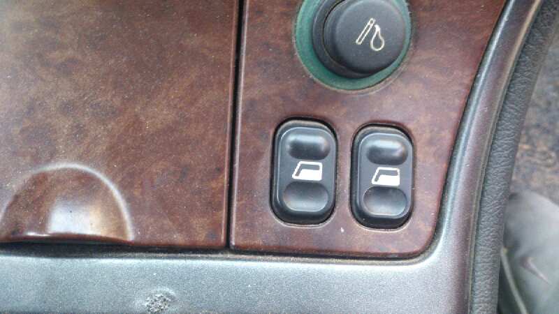 MANDO ELEVALUNAS TRASERO DERECHO