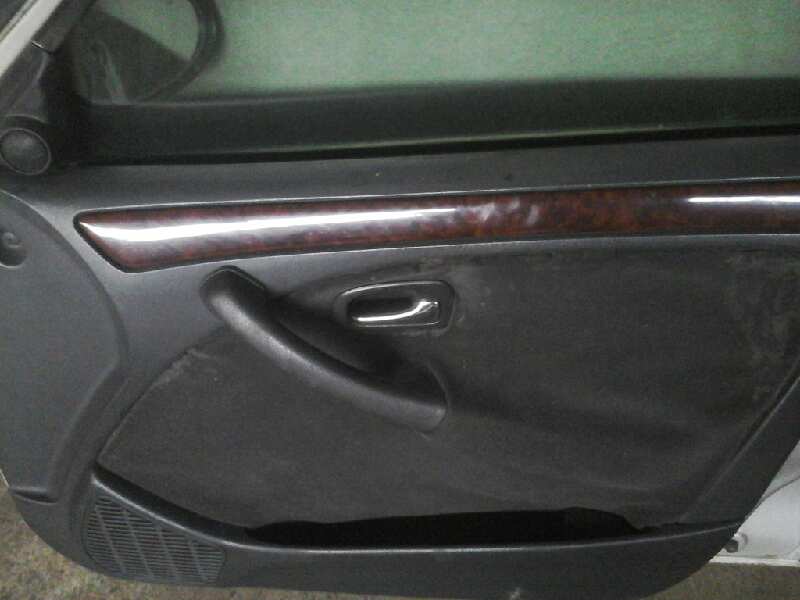 GUARNECIDO PUERTA DELANTERA DERECHA