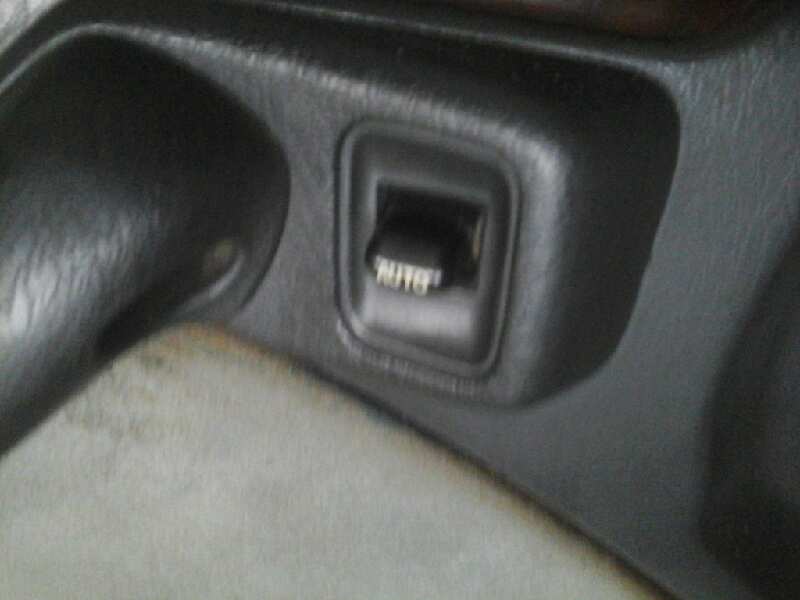 MANDO ELEVALUNAS DELANTERO IZQUIERDO 