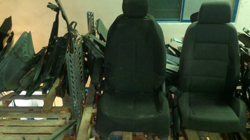 ASIENTO DELANTERO IZQUIERDO