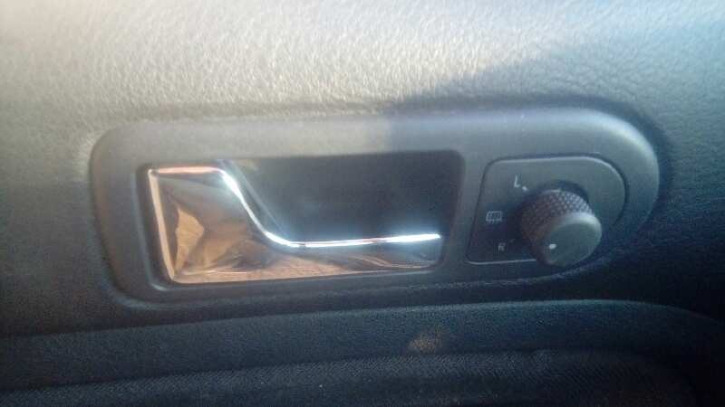 MANETA INTERIOR DELANTERA IZQUIERDA