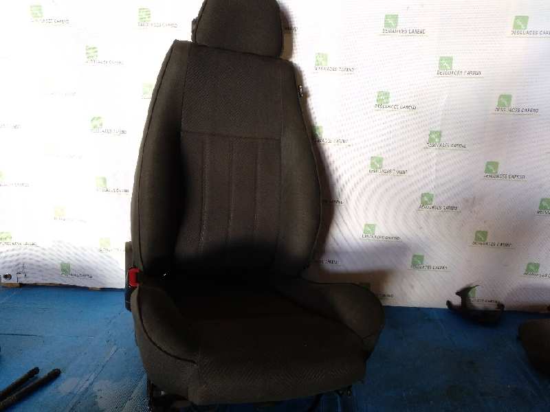 ASIENTO DELANTERO IZQUIERDO