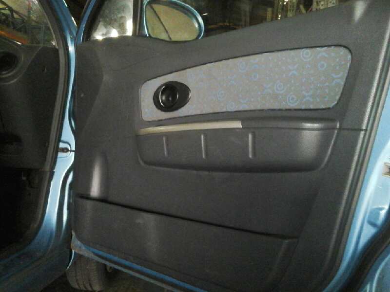 GUARNECIDO PUERTA DELANTERA DERECHA