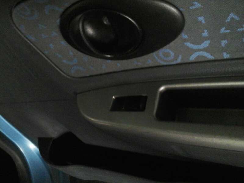 MANDO ELEVALUNAS DELANTERO DERECHO