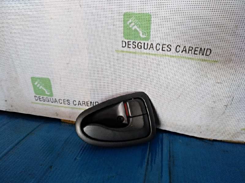 MANETA INTERIOR DELANTERA DERECHA