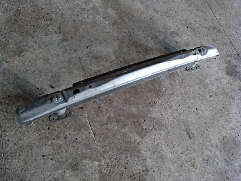 REFUERZO PARAGOLPES DELANTERO