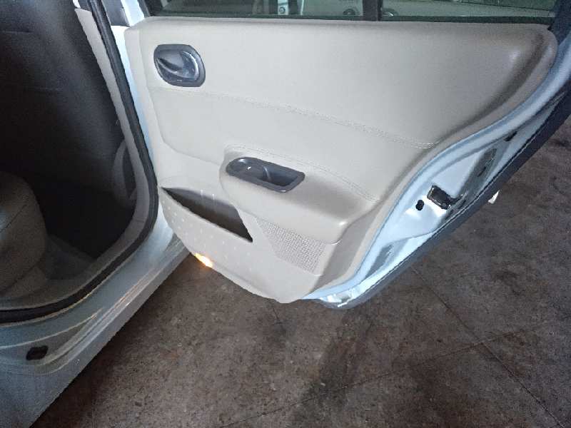 CERRADURA PUERTA TRASERA DERECHA 