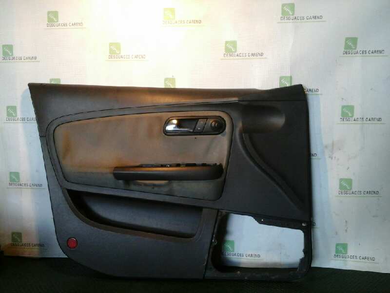 GUARNECIDO PUERTA DELANTERA IZQUIERDA