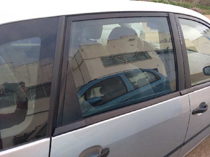 LUNA TRASERA DERECHA