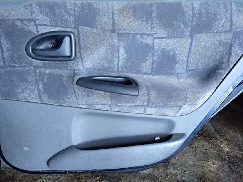 ELEVALUNAS TRASERO DERECHO