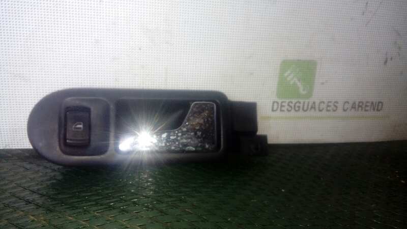 MANETA INTERIOR DELANTERA DERECHA