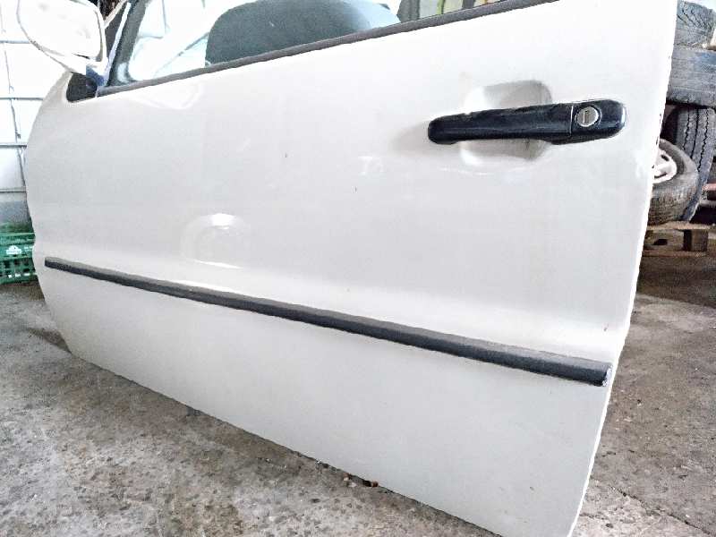 PUERTA DELANTERA IZQUIERDA