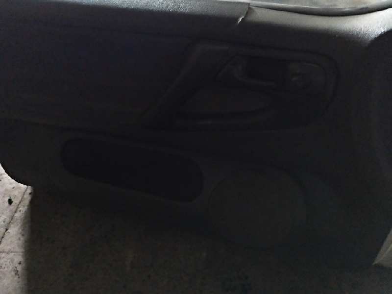 PUERTA DELANTERA IZQUIERDA