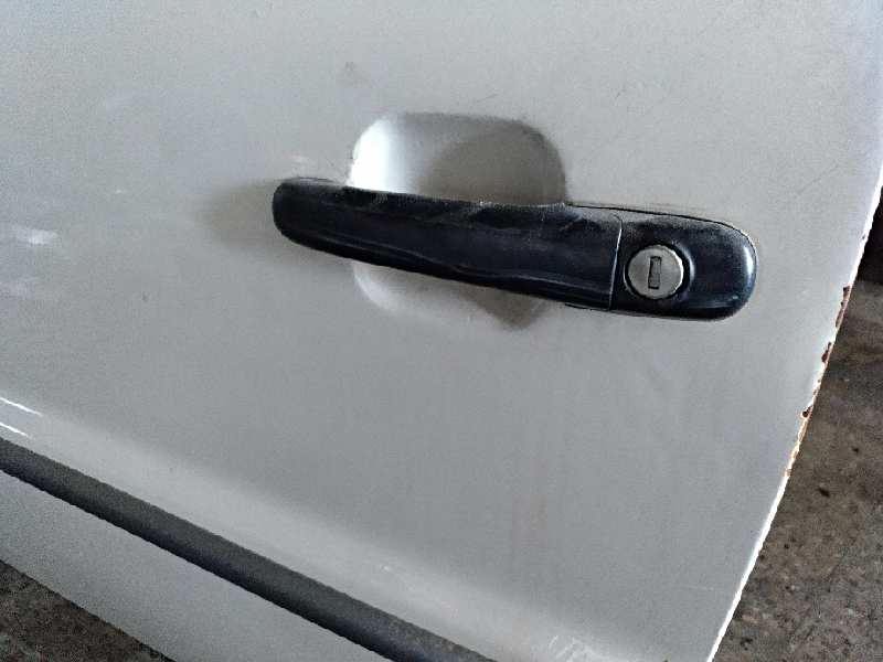 PUERTA DELANTERA IZQUIERDA