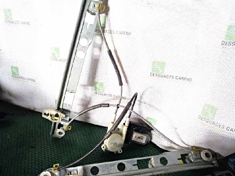 ELEVALUNAS DELANTERO DERECHO