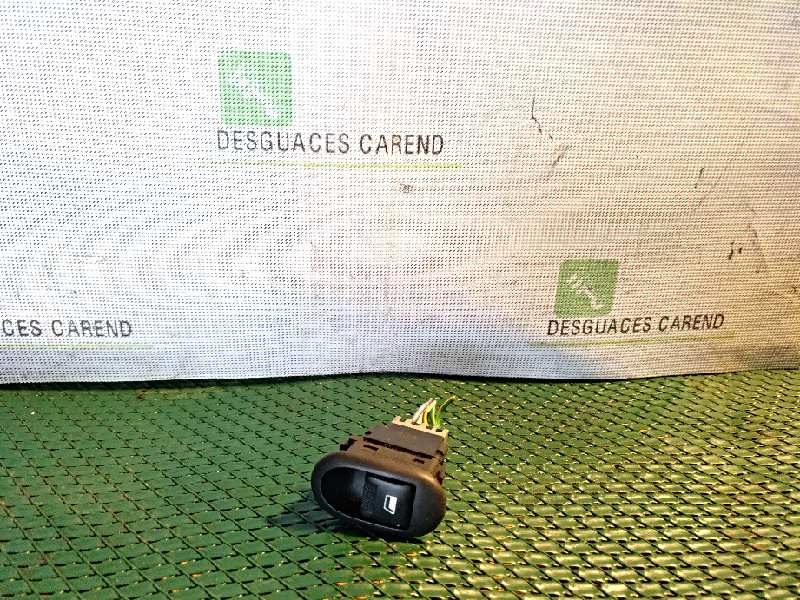 MANDO ELEVALUNAS DELANTERO DERECHO