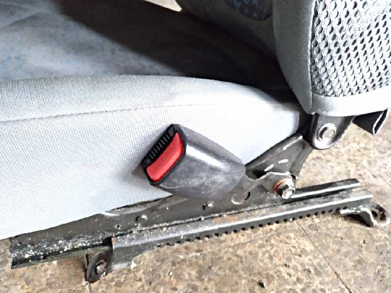 PRETENSOR AIRBAG DERECHO