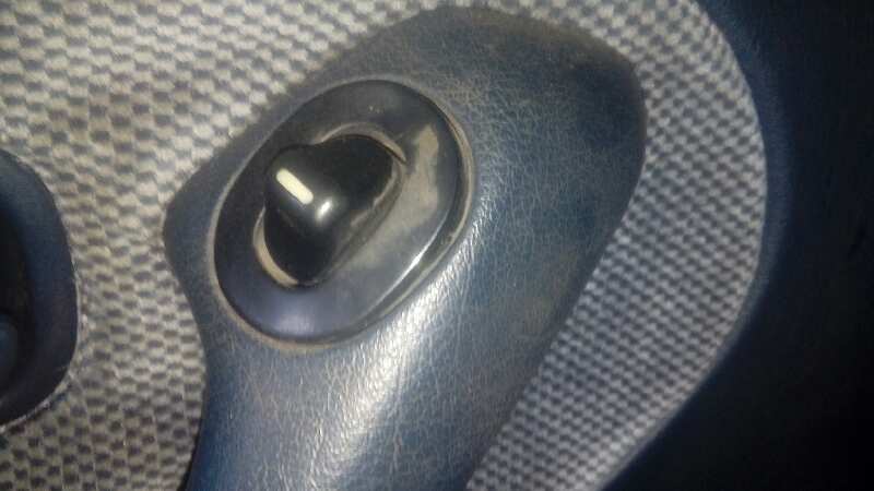 MANDO ELEVALUNAS DELANTERO IZQUIERDO 