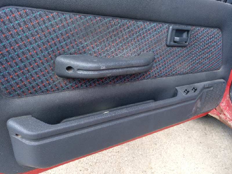 GUARNECIDO PUERTA DELANTERA IZQUIERDA