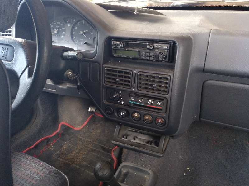 ELEVALUNAS DELANTERO DERECHO