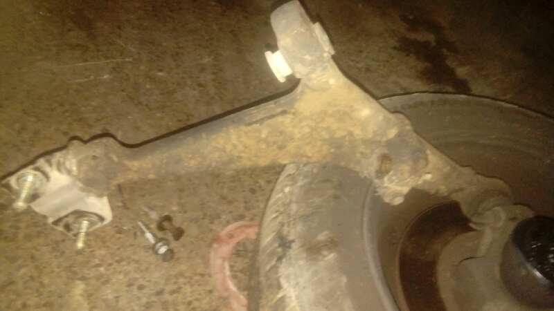 BRAZO SUSPENSION INFERIOR DELANTERO DERECHO