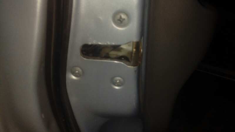 CERRADURA PUERTA DELANTERA IZQUIERDA 