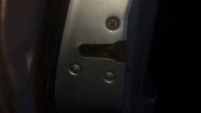 CERRADURA PUERTA TRASERA IZQUIERDA 