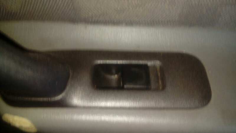 ELEVALUNAS TRASERO DERECHO