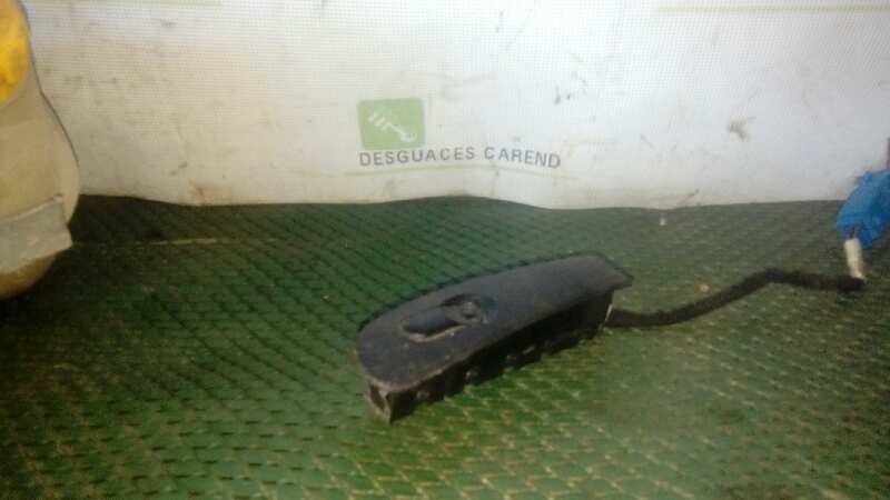 MANDO ELEVALUNAS DELANTERO DERECHO