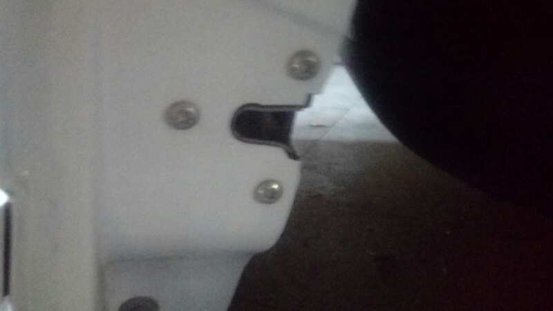 CERRADURA PUERTA DELANTERA IZQUIERDA 