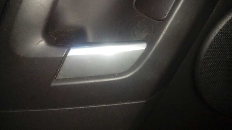 MANETA INTERIOR DELANTERA IZQUIERDA