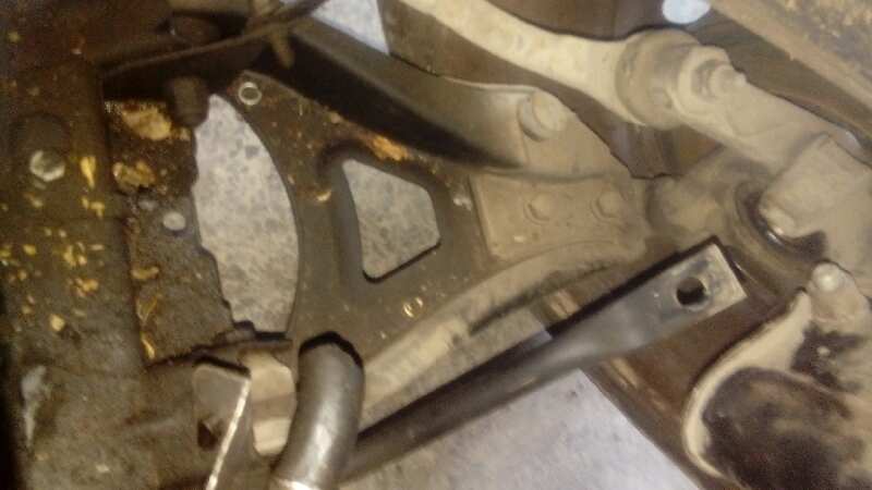 BRAZO SUSPENSION INFERIOR DELANTERO IZQUIERDO