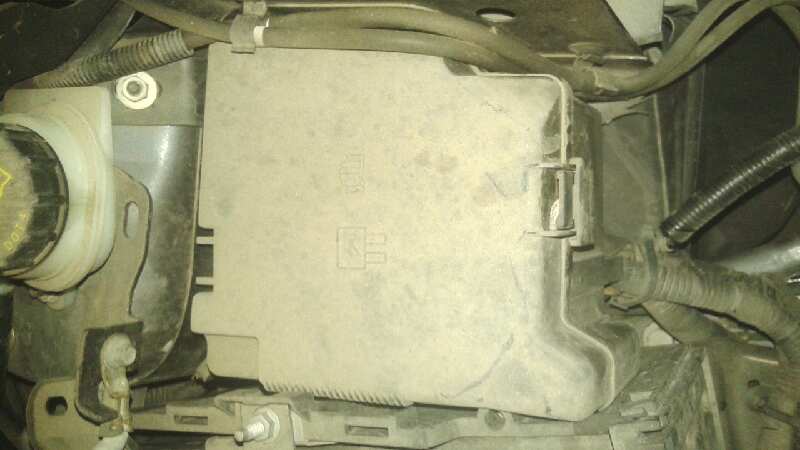 CAJA RELES - FUSIBLES