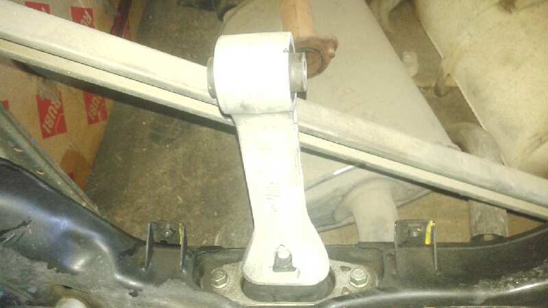 SOPORTE MOTOR TRASERO