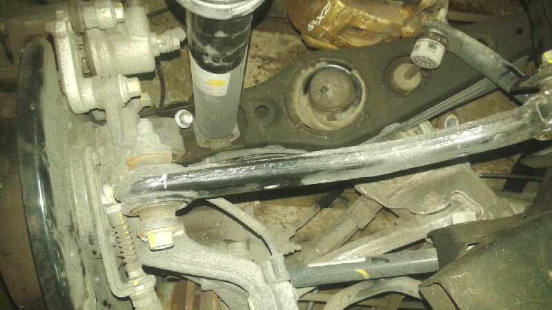 BRAZO SUSPENSION INFERIOR TRASERO DERECHO