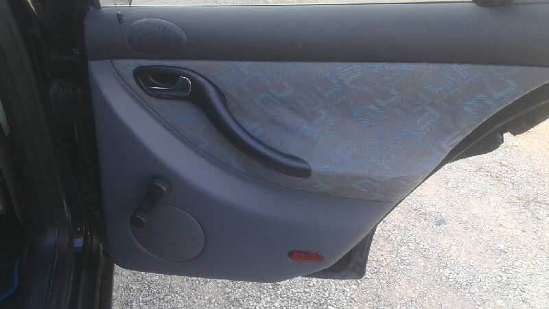 GUARNECIDO PUERTA TRASERA DERECHA