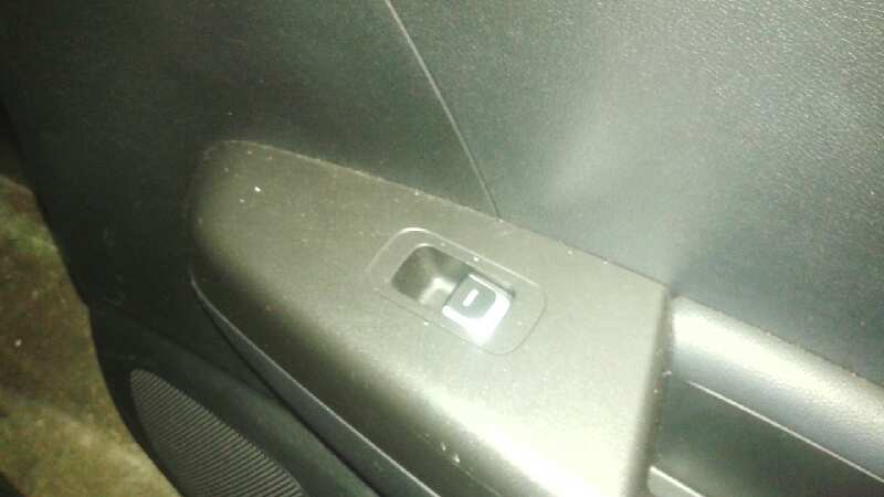 MANDO ELEVALUNAS TRASERO DERECHO