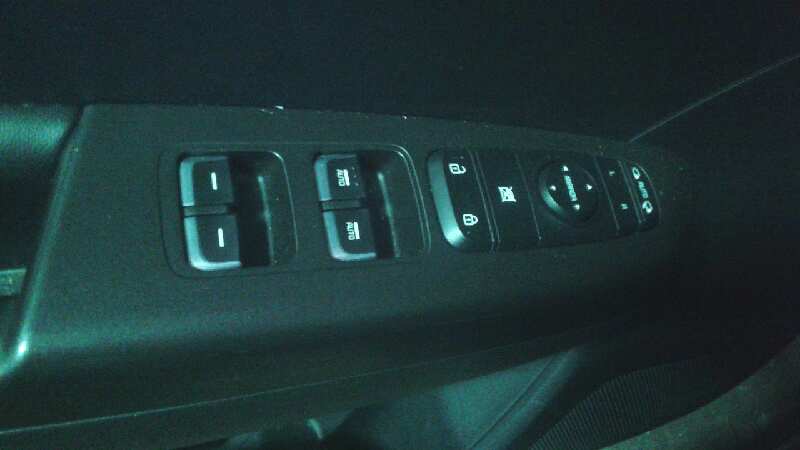 ELEVALUNAS DELANTERO IZQUIERDO