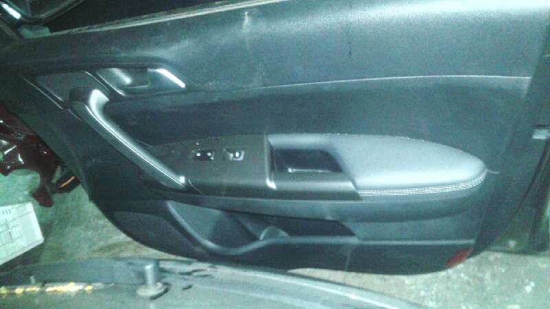 GUARNECIDO PUERTA DELANTERA DERECHA