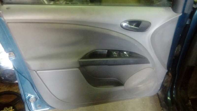 GUARNECIDO PUERTA DELANTERA IZQUIERDA