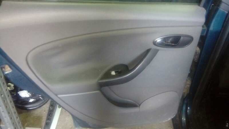 GUARNECIDO PUERTA TRASERA IZQUIERDA