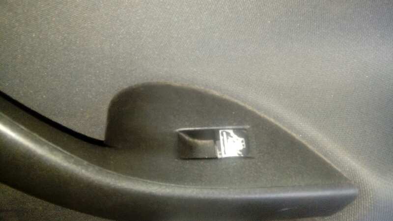 MANDO ELEVALUNAS TRASERO DERECHO