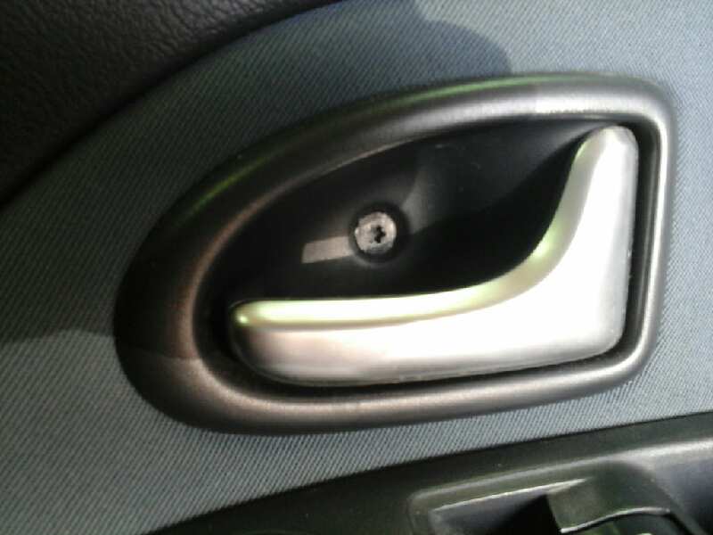 MANETA INTERIOR DELANTERA DERECHA