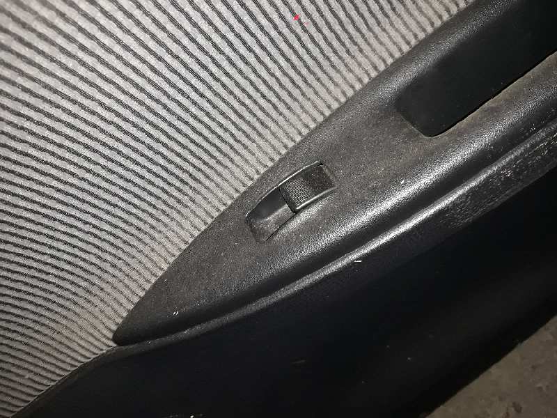 MANDO ELEVALUNAS TRASERO DERECHO