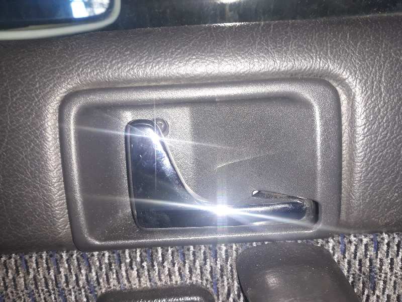 MANETA INTERIOR DELANTERA DERECHA