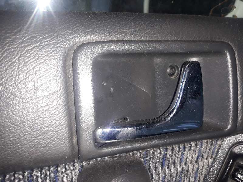 MANETA INTERIOR DELANTERA IZQUIERDA