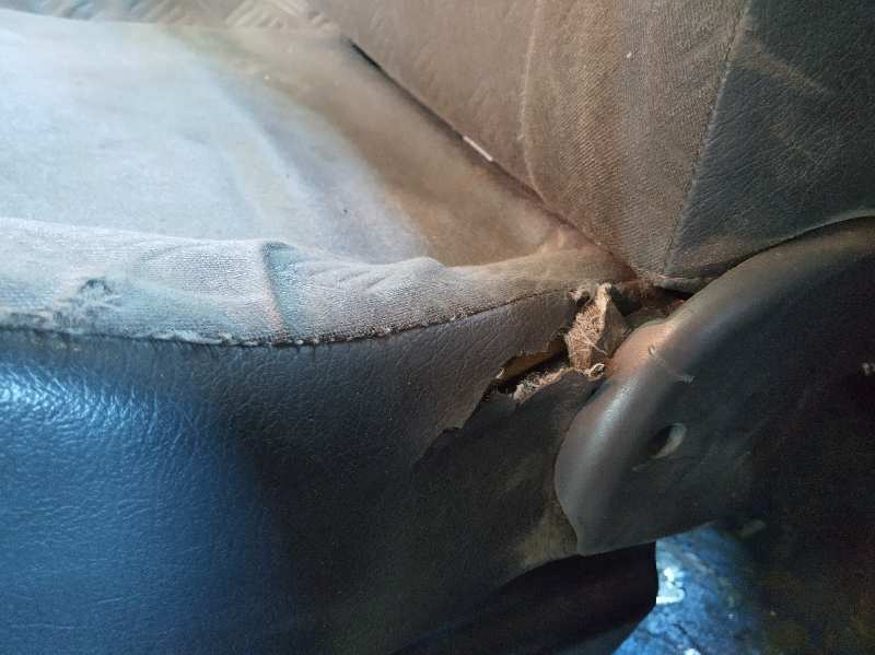 ASIENTO DELANTERO IZQUIERDO